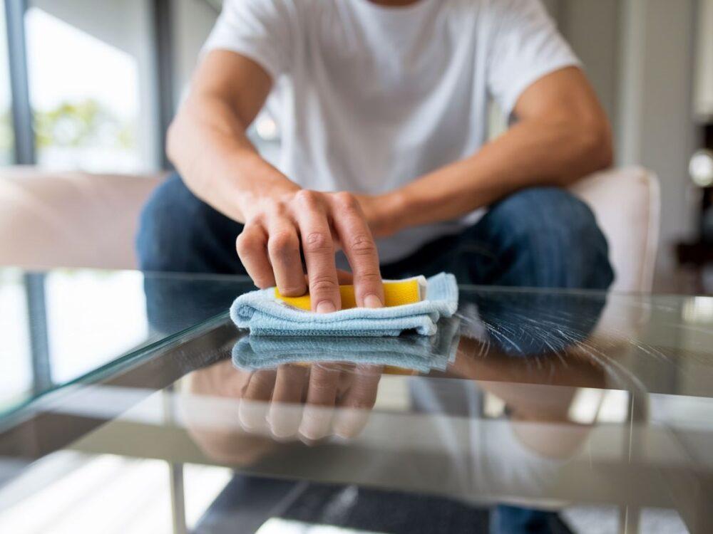 usuwanie rys ze szkła